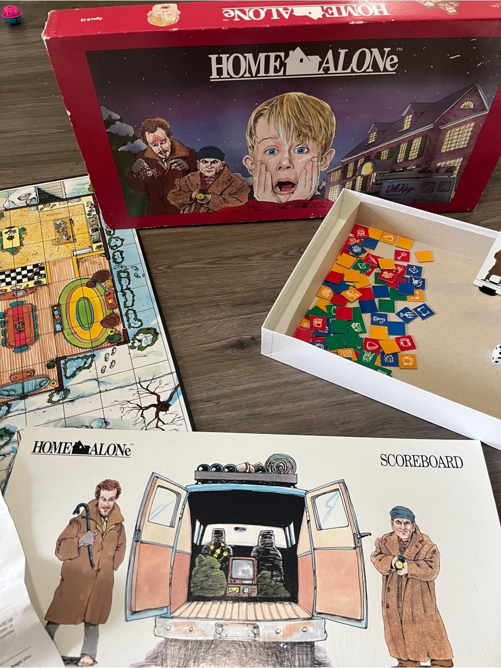 Home Alone Retro Board game family friendly based on movie - Picture 3 of 16